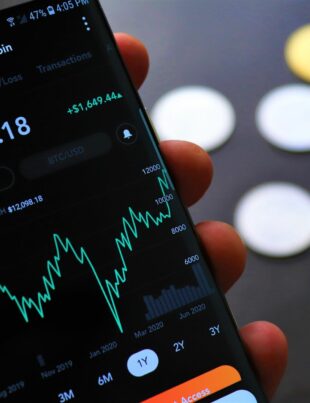 من الفروع إلى التطبيق: خطوات عملية للتحول إلى حساب بنكي رقمي بالكامل