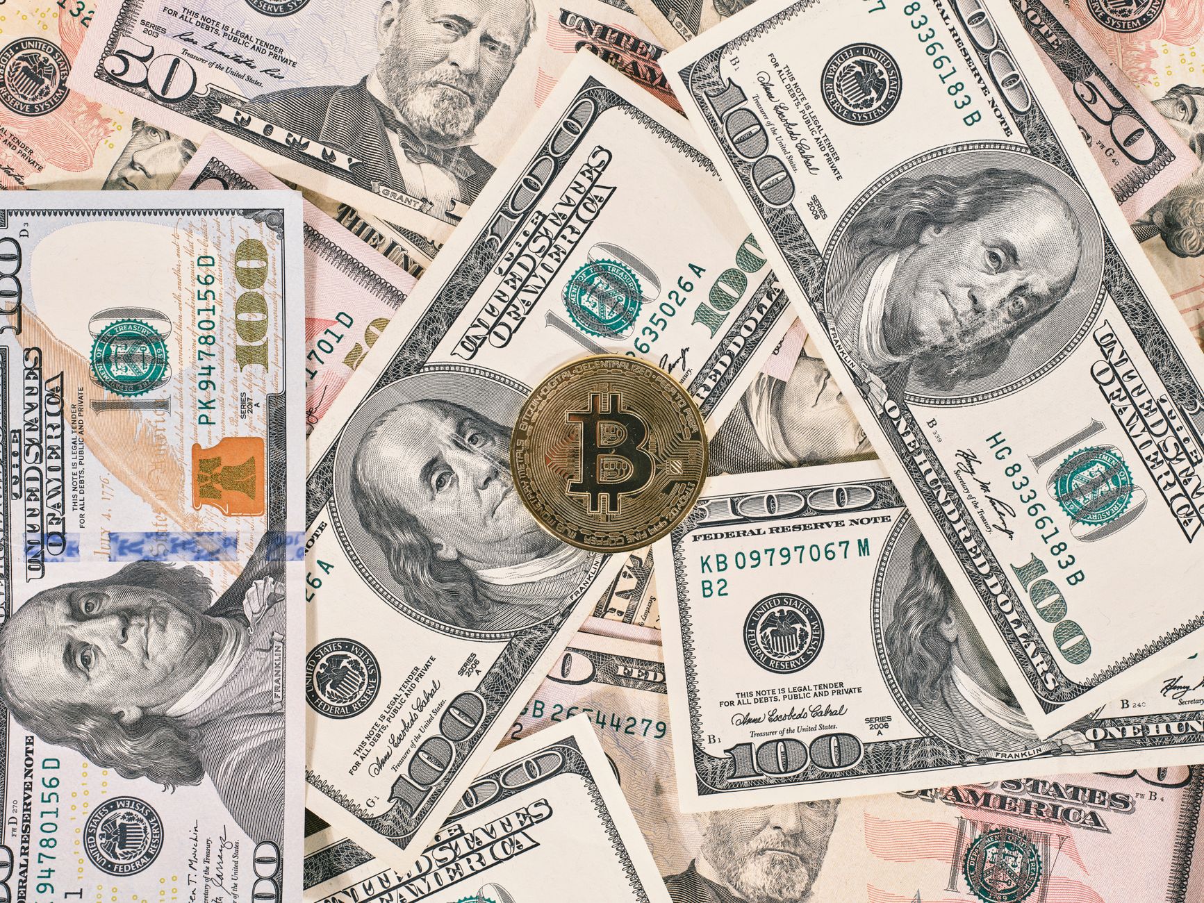 كيف تقلل تكاليف التحويلات الدولية باستخدام العملات الرقمية