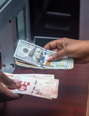 كيف تقيم جودة خدمة العملاء في البنك قبل فتح حساب بنكي