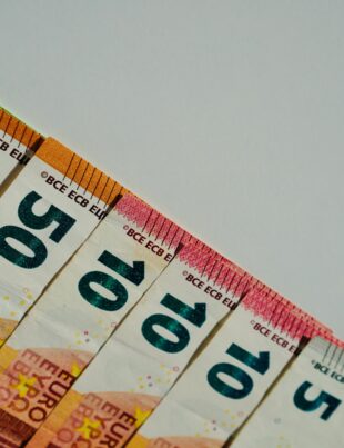 كيف تختار البنك المثالي لفتح حساب مشترك وتجنب المشكلات المالية
