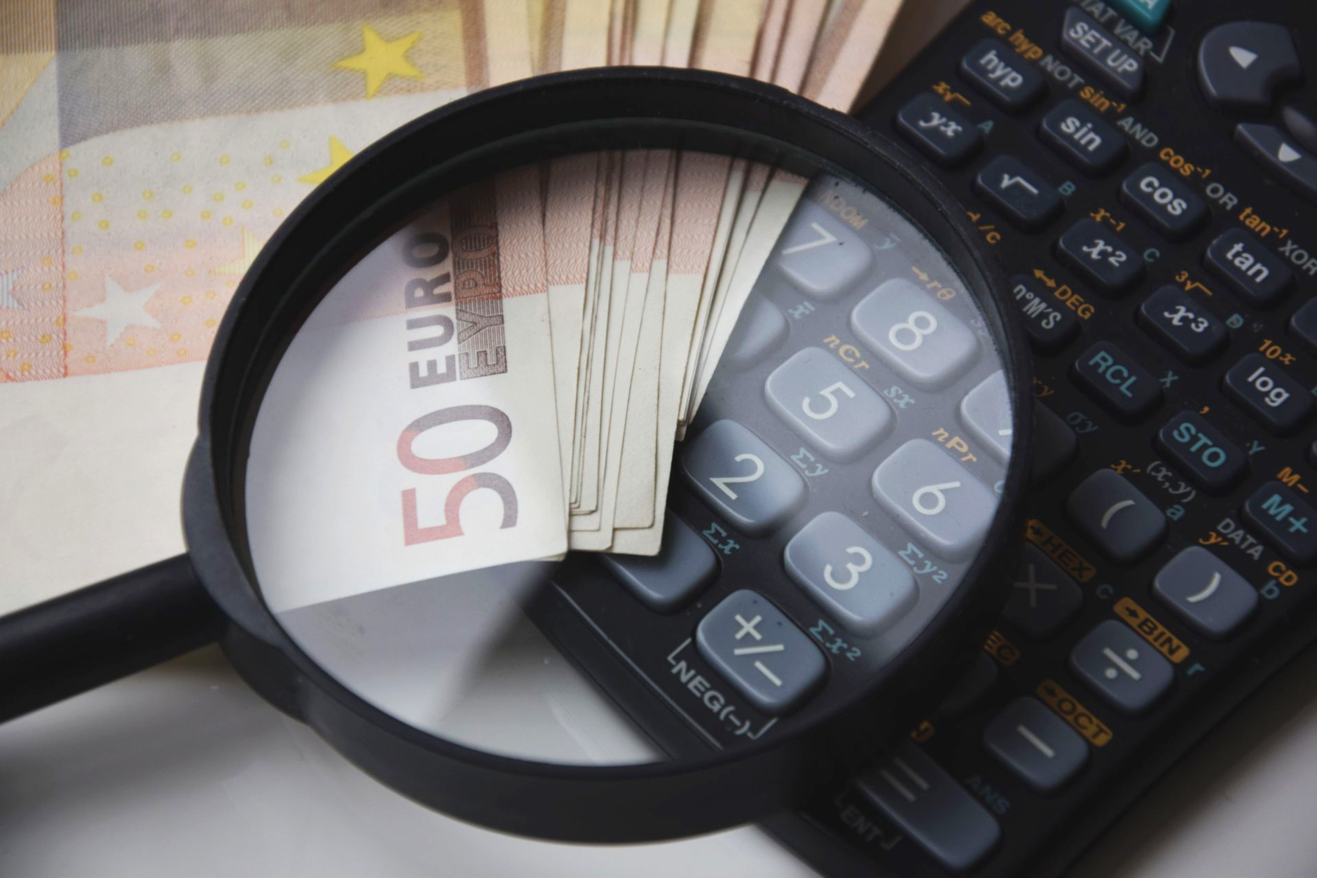 قوة القيم المالية: كيف تجعل أولوياتك تدير ميزانيتك وتقلل النفقات