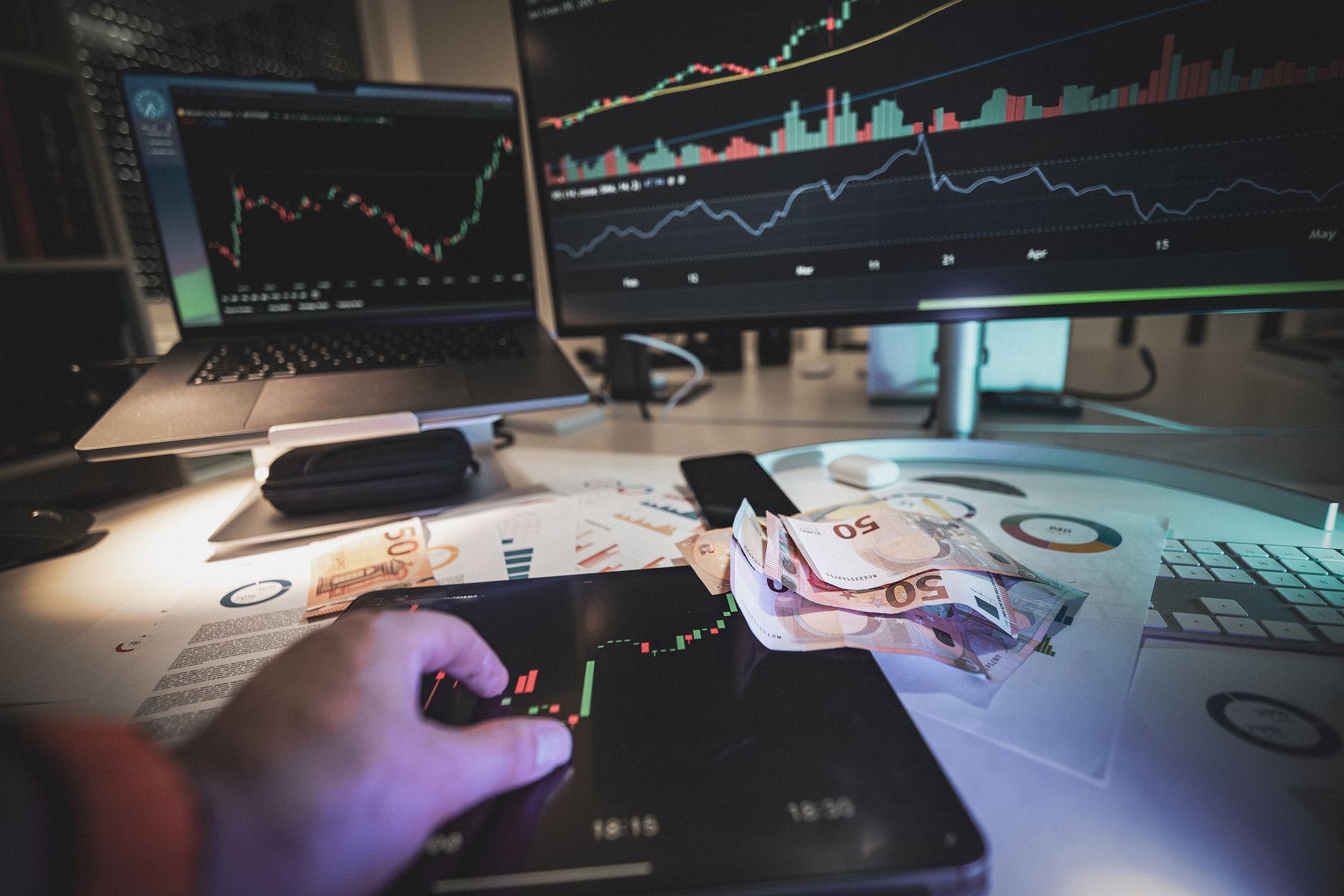 استراتيجية الفوركس بالاعتماد على فروق أسعار الفائدة: قراءة دقيقة لزوج EUR/USD