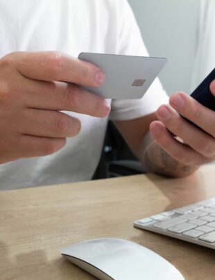 كيف تحصّن حسابك البنكي من الاختراق: خطوات عملية للسلامة الرقمية