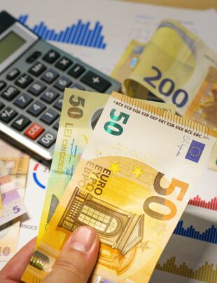تداول EUR/USD بناءً على بيانات ميزان المدفوعات الأوروبية: دليل عملي للمستثمر العربي