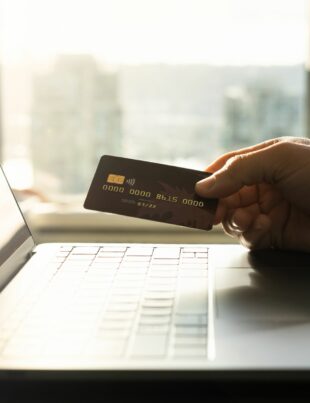 البنك المثالي للمستقلين: كيف تختاره لتسهيل المدفوعات وإدارة الأموال