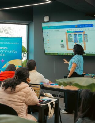 كيف تحوِّل فكرتك إلى نموذج عمل واضح باستخدام أداة Business Model Canvas