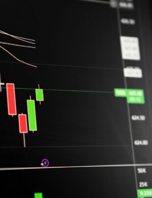 أنماط الشمعة اليابانية: دليل عملي لتداول الأسهم في السوق العربية