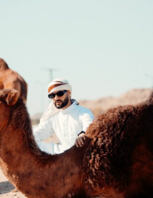 كيف تحسب ضريبة القيمة المضافة على خدمات الطب عن بُعد في السعودية