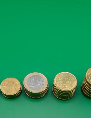 كيف تبدأ ادخارًا متدرجًا دون ضغط: خطوات عملية للزيادة الشهرية