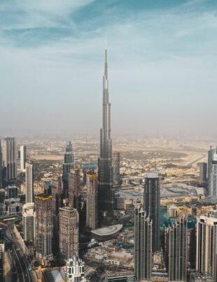 كيف تؤثر أسعار الذهب والفضة على سوق العقارات في الخليج
