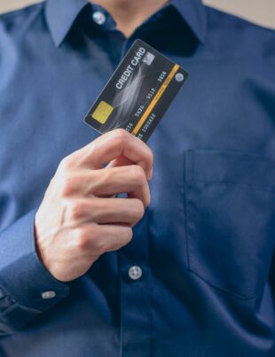 كيف تتحكم في إنفاقك عبر بطاقة ائتمان ذكية بحدود مخصصة