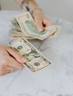 خطوات عملية لتحديد مبلغ القرض المناسب وضمان سداد مريح