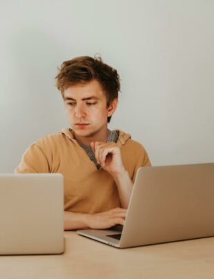تنويع مصادر الدخل في الفريلانس: من المنصات إلى المنتجات الرقمية
