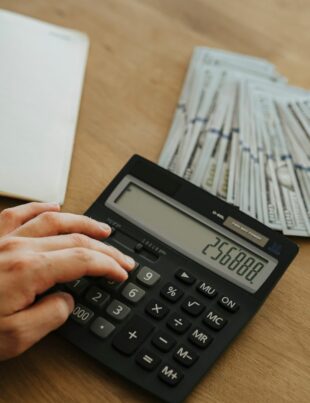 كيف تدير مصادر دخلك المتعددة عبر حساب بنكي واحد بذكاء