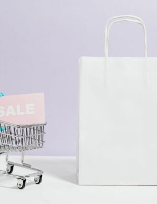 كيف يخلّيك علم السلوك الاقتصادي تبيع أكثر في مشروعك الصغير