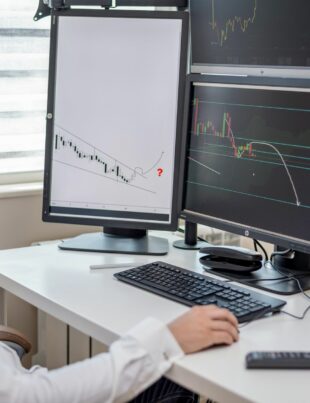 تداول الأسهم بأمان عبر تحليل الفترات الزمنية المتعددة