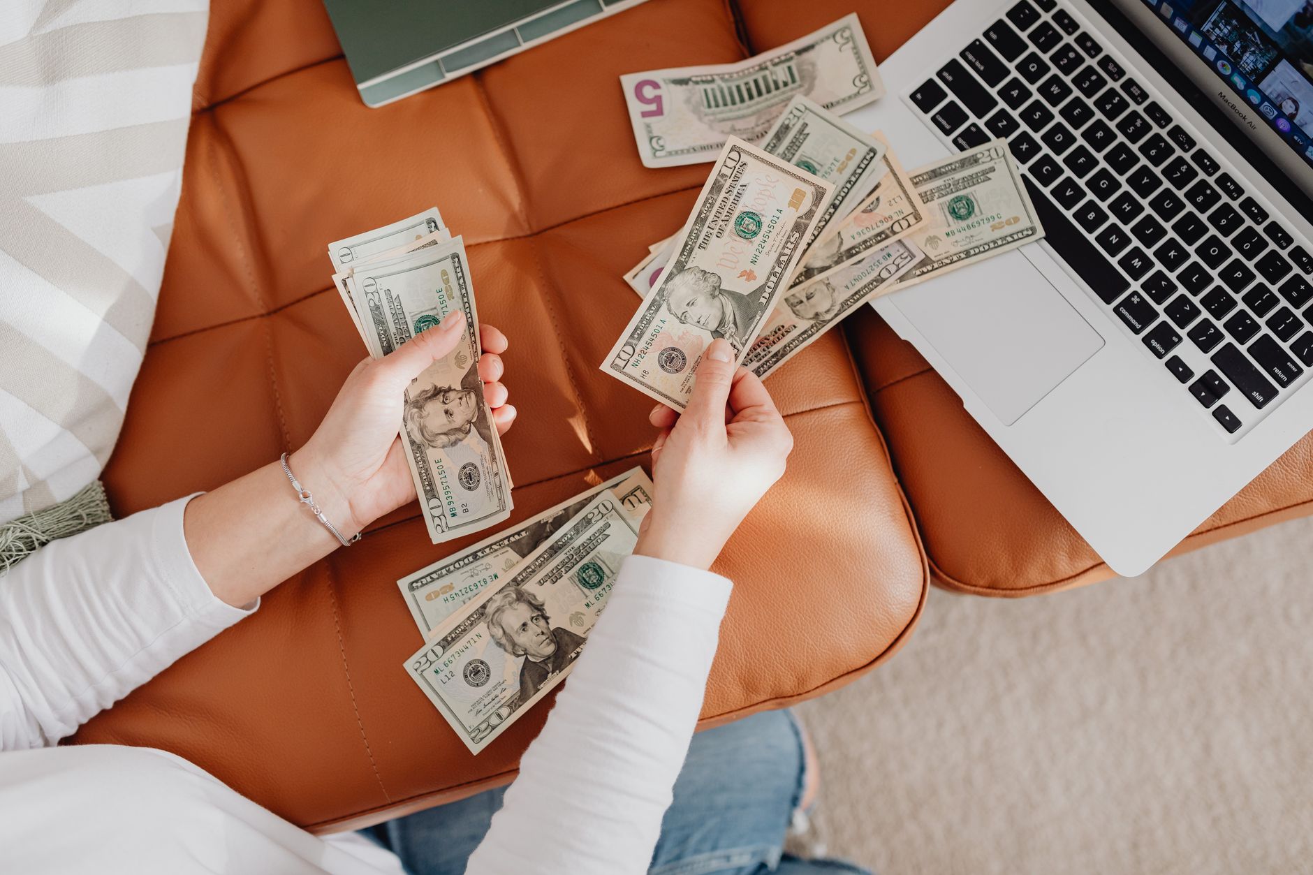 كيف يبني العامل الحر صندوق تقاعد يضمن له حياة مستقرة بعد سنوات العمل