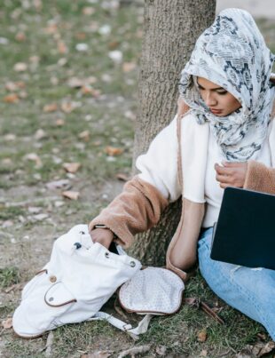 كيف تختار منصة عمل حر محلية وتكسب من السوق العربي بفعالية