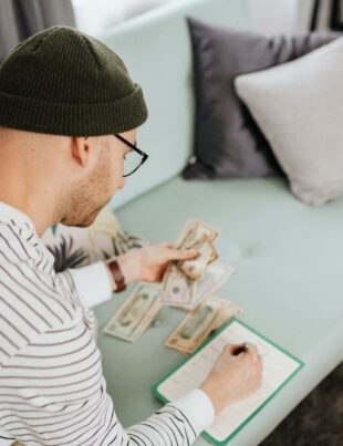 كيف يبني المستقلون صندوق تقاعد يضمن لهم حياة كريمة بعد انتهاء العمل