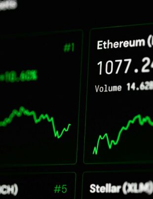كيف ينعكس تقلب أسعار النفط على سوق السندات السعودية