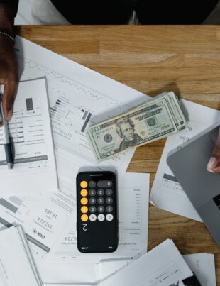 كيف تحوّل الفواتير المتكررة إلى محاسبة آلية بدون عناء