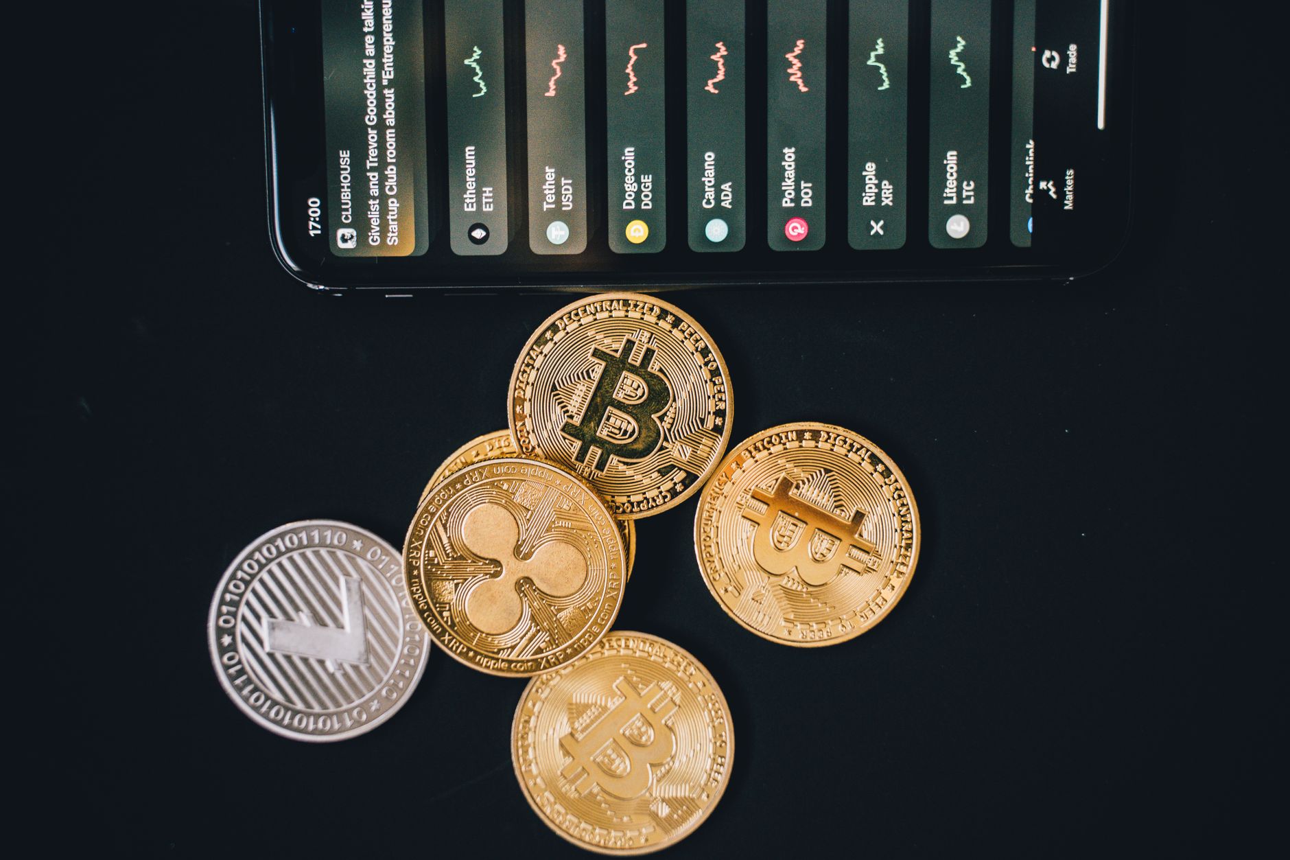 دليل شامل للعملات الرقمية: من البيتكوين إلى محافظك الآمنة