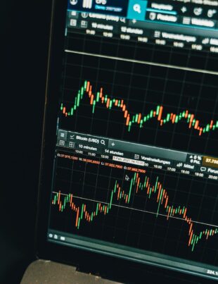 تداول الأسهم: دليلك الشامل للمبتدئين في عالم الاستثمار