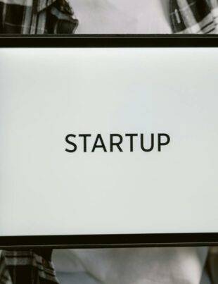 إطلاق مشروعك من الصفر باستخدام المنصات الرقمية دون الحاجة إلى رأس مال كبير