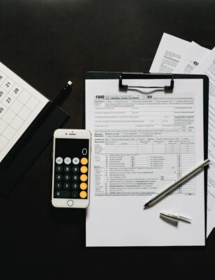 دليل مبسط لفهم ضريبة القيمة المضافة وكيف أحسب الضريبة بسهولة