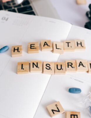 دليل شامل للتأمين: كيف تختار تأمين السيارة وتأمين صحي وأفضل شركات التأمين لتأمين على الحياة