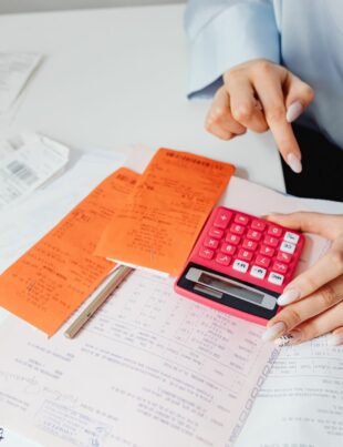 محاسبة العملات الرقمية في ميزانيتك الشخصية: خطوات عملية