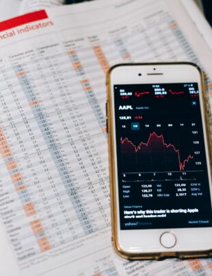 توقيت الشراء المثالي لشقة استثمار: قراءة مؤشرات السوق لتفادي الخسارة