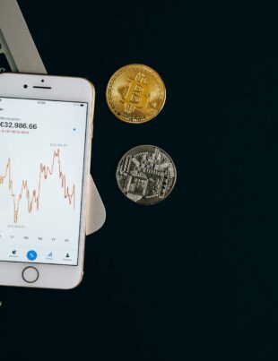 دليل شامل لفهم العملات الرقمية: بيتكوين وإيثيريوم وكيف أشتري كريبتو