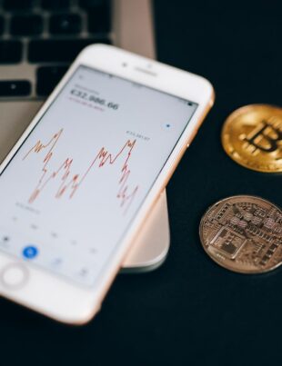 تنبيهات سعر الصرف: كيف تحكم خسرانك عند تحويل الدولار واليورُو إلى الريال