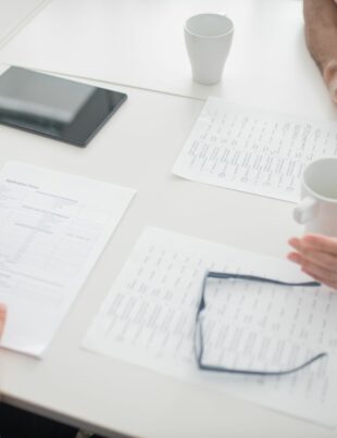 تخطيط التأمين عبر مراحل حياتك: من الشباب إلى التقاعد