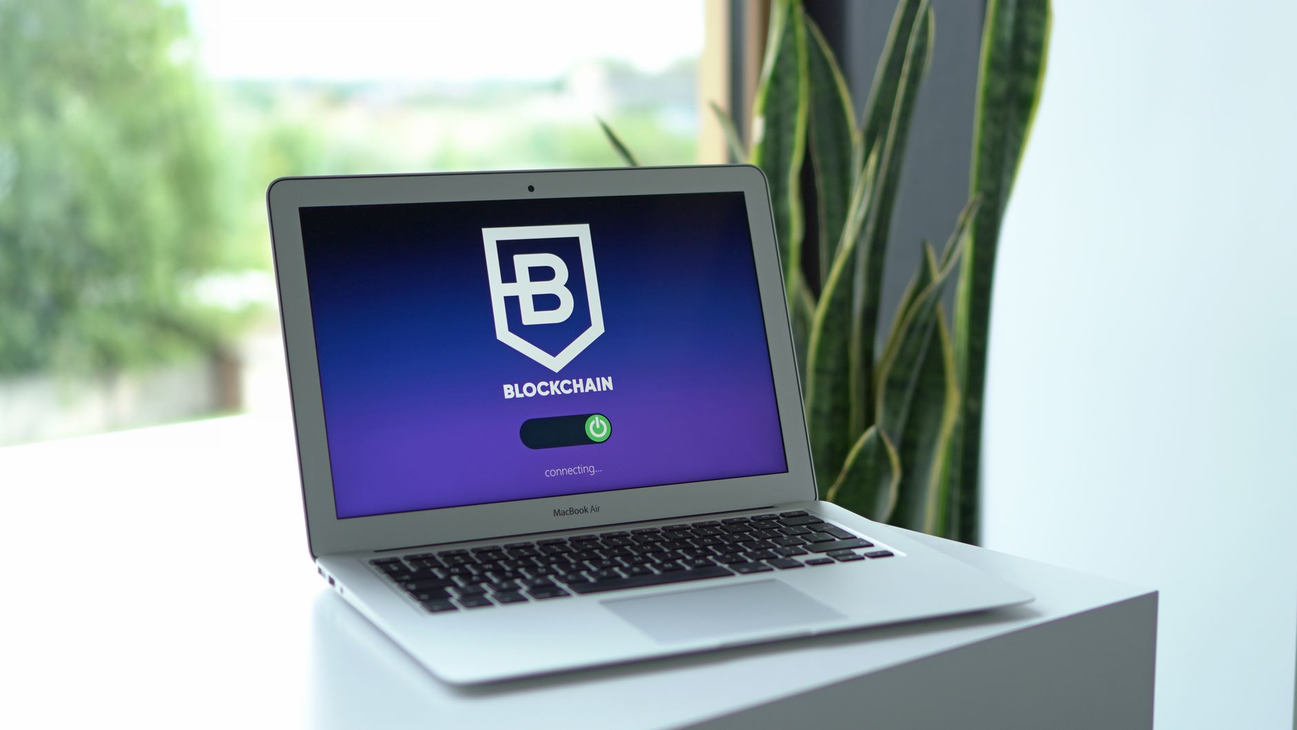 دليل الأمان للمتداول العربي: كيف تحمِّي عملاتك الرقمية من الاختراق