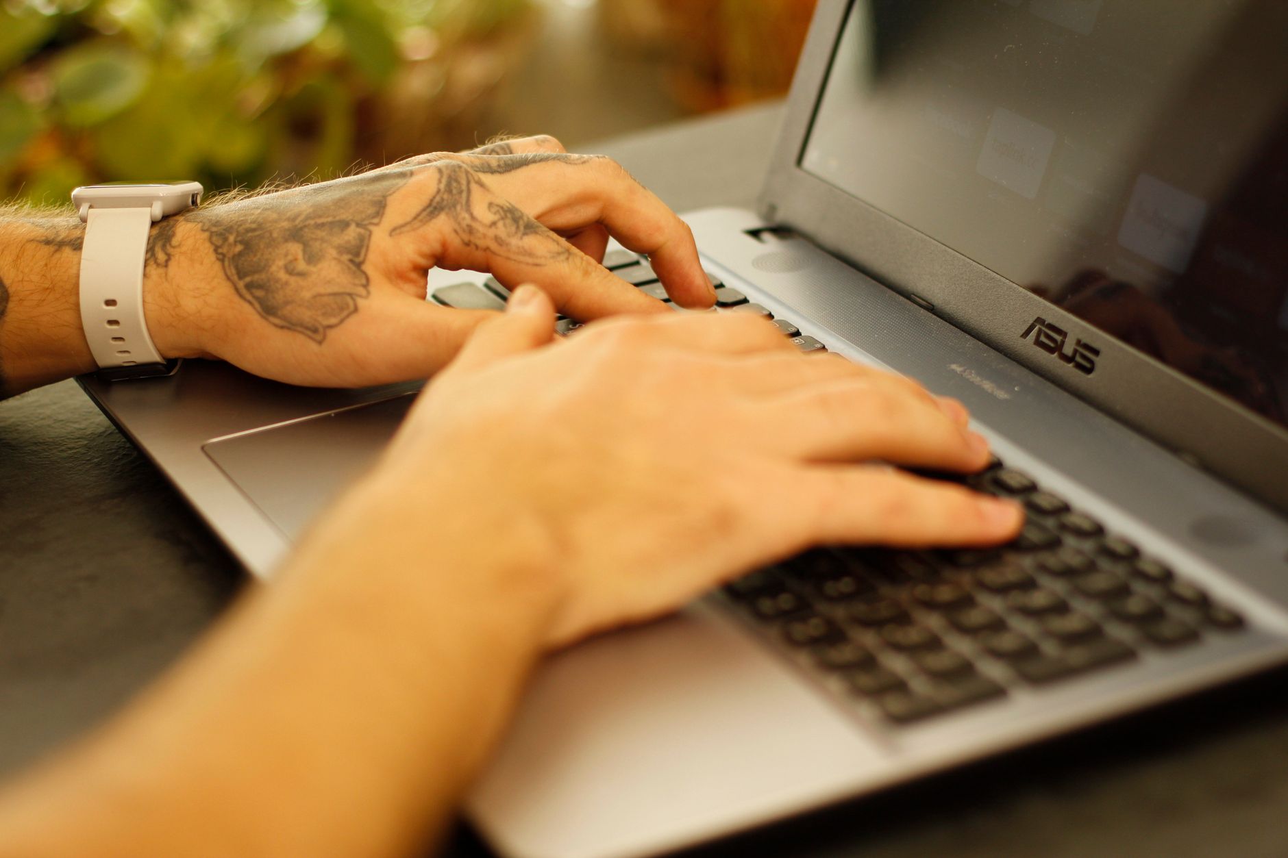 كيف تحوّل مهارة كتابة أوصاف المنتجات إلى دخل ثابت كفريلانسر