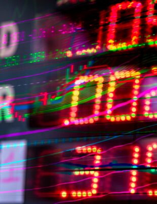 كيف تستغل ترابط أزواج العملات لتقوية صفقات EUR/USD