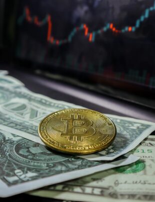 كيف تستغل تدخل ساما في سعر الصرف لتوقيت تحويل الدولار أو اليورو إلى الريال