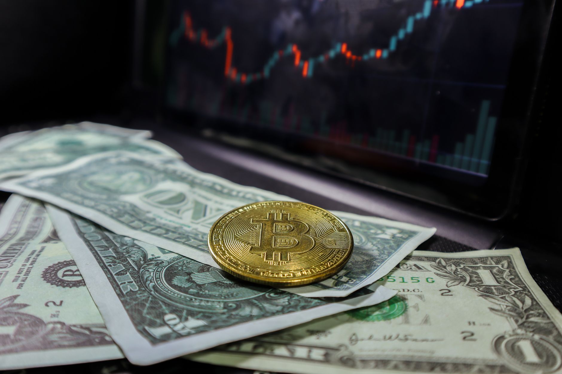 كيف تستغل تدخل ساما في سعر الصرف لتوقيت تحويل الدولار أو اليورو إلى الريال