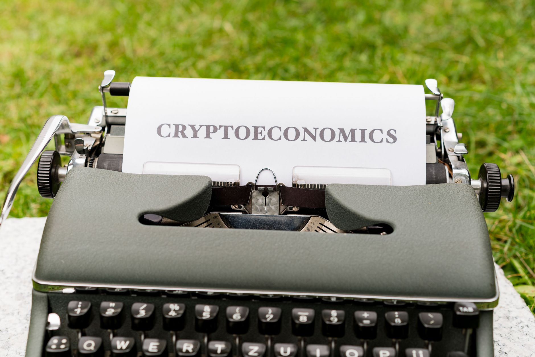 الستيكينغ في العملات الرقمية: كيف تحسب العائد الفعلي وتقرر إذا كان يستحق الاستثمار