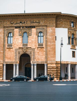 كيف تموّل دراستك الجامعية بالقرض الحسن: خطوات عملية للطالب العربي