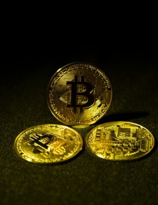 تحويل الأموال بين الدول العربية بالعملات الرقمية: دليل عملي لتقليل الرسوم وتسريع العمليات