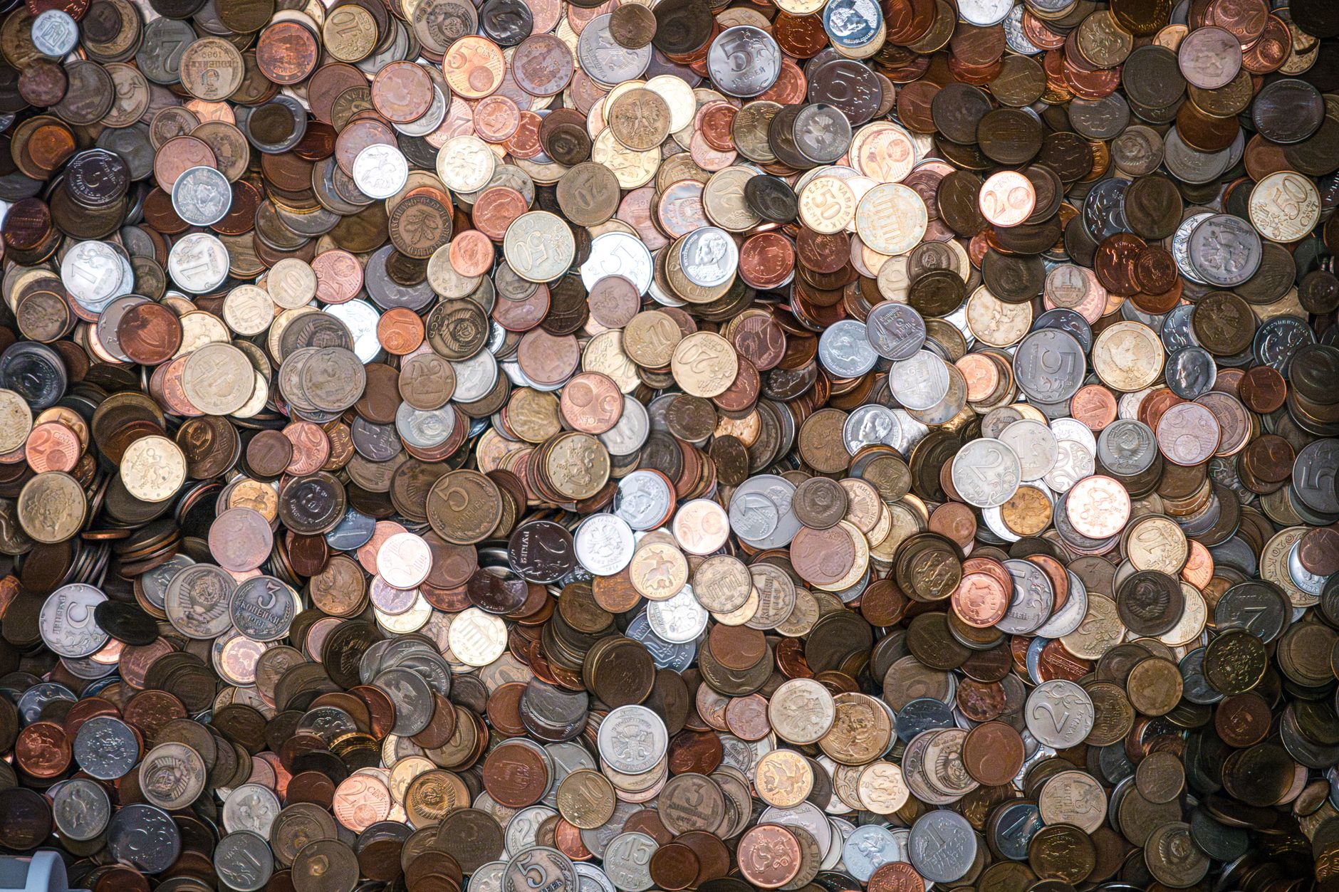 صناديق الاستثمار المتعددة العملات: كيف تحافظ على عوائدك في ظل تقلبات الصرف