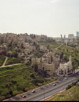 صناديق البنية التحتية الخضراء في الخليج: دليل عملي للمستثمر العربي