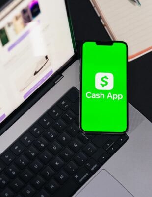 الدليل الشامل للعمال المستقلين لاختيار البنك وفتح حساب بنكي يلائم نمط عملهم