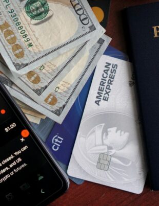 الهوية الرقمية في عالم الكريبتو: كيف تحافظ على خصوصيتك دون إهمال المتطلبات القانونية