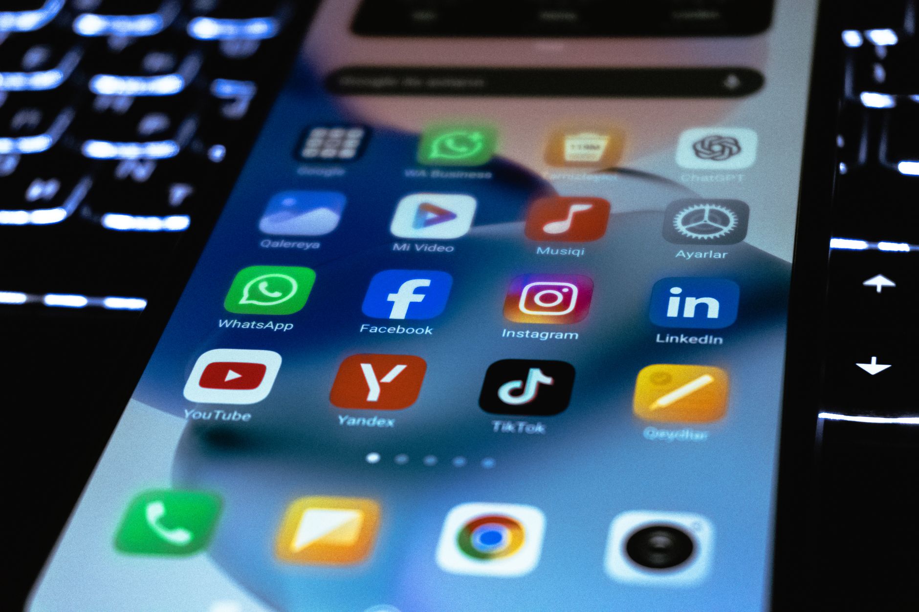 كيف تبني قائمة بريدية من متابعين يوتيوب وتيك‑توكم وتضاعف أرباح الأفيلييت