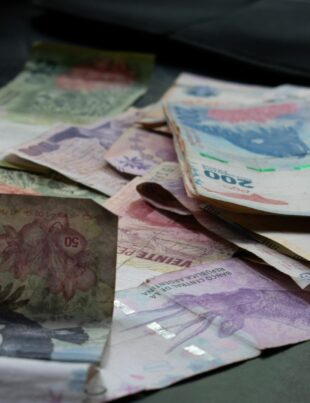 حساب بنكي متعدد العملات: كيف تختار وتستفيد منه في كل تفاصيل حياتك