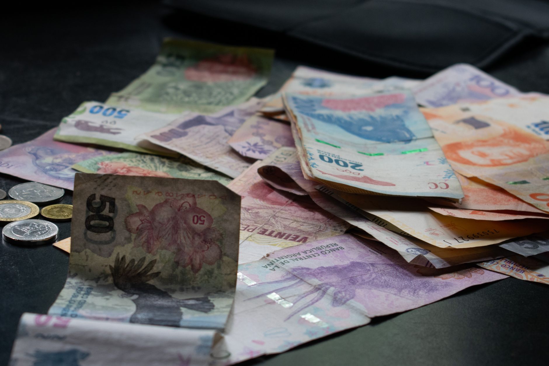 حساب بنكي متعدد العملات: كيف تختار وتستفيد منه في كل تفاصيل حياتك